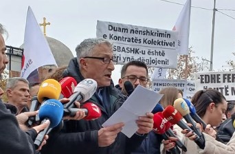 Kosovo: ‘The Work of a Teacher Is Sacred,’ Say Protesting Teachers